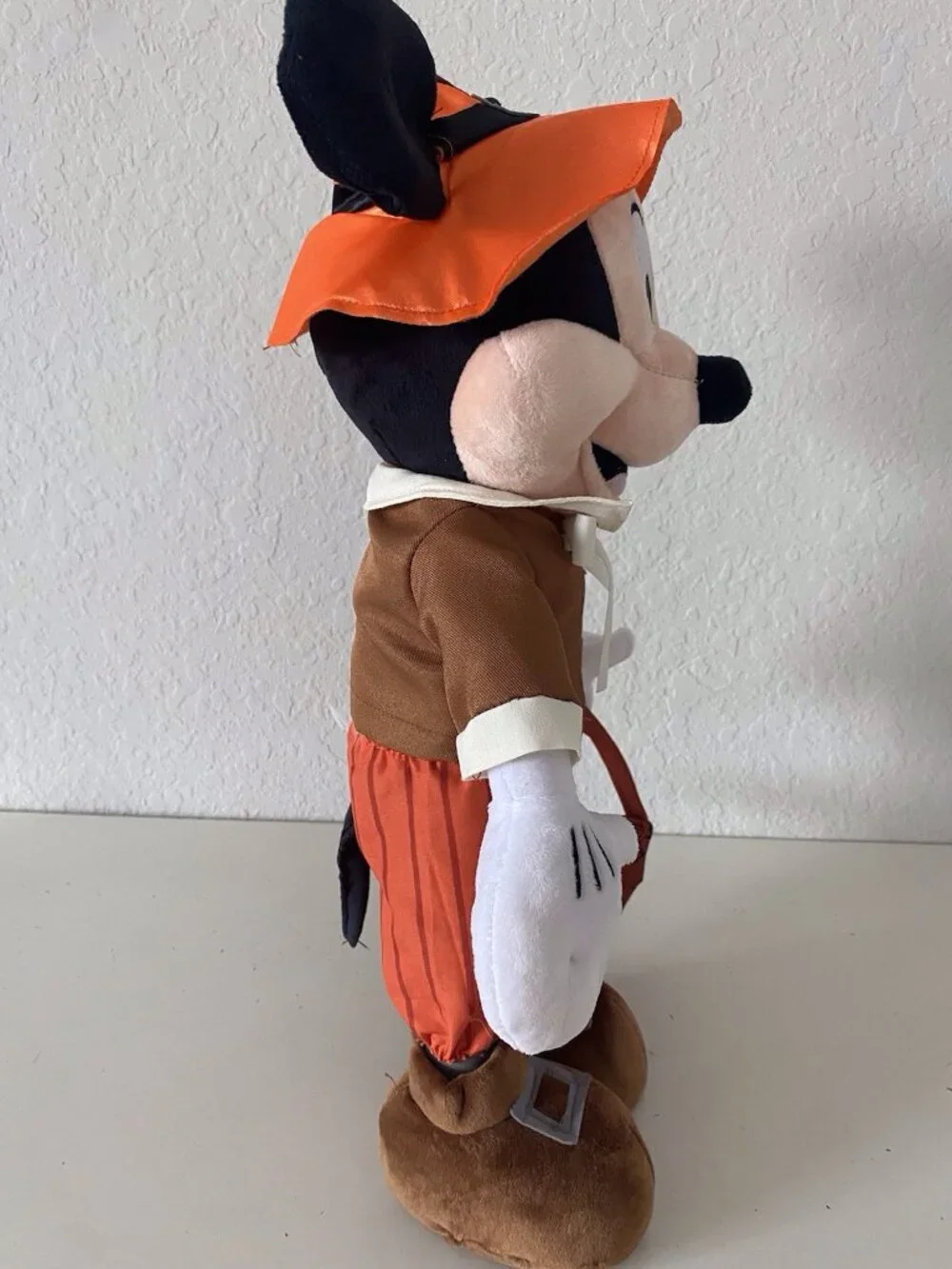 Disney Mickey Minnie Pilgrim Door Porch Greeter Fall Harvest Thanksgiving Autumn